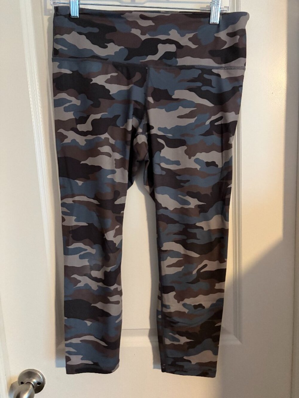 Rae Mode Ladies Printed Capri Leggings- Large